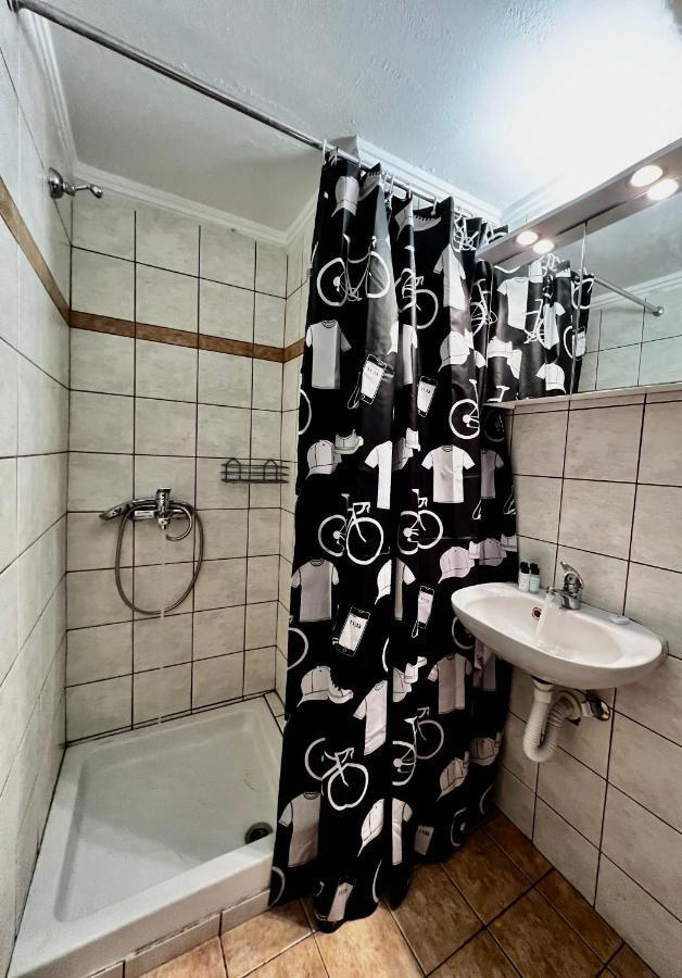 Central Single Room Ground Floor 伊拉克利翁 外观 照片
