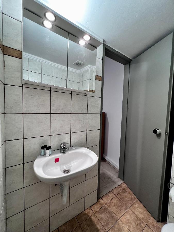 Central Single Room Ground Floor 伊拉克利翁 外观 照片